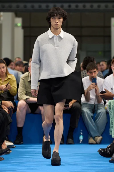 Look 1